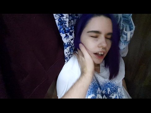 ❤️ Sibt lil sis tiegħi fil-closet u għenitha tiġri ❤ Video tal-ħakk f'mt.pornokey.ru ️❤